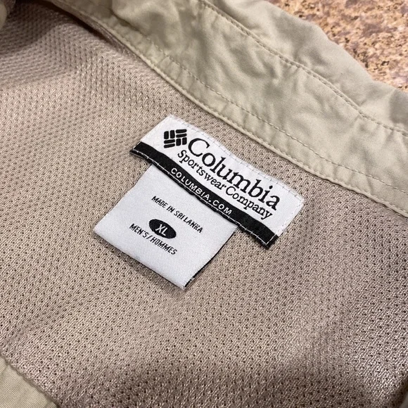 Columbia Men’s XL Button Down Button Up Short Sleeve Shirt - Picture 4 of 15